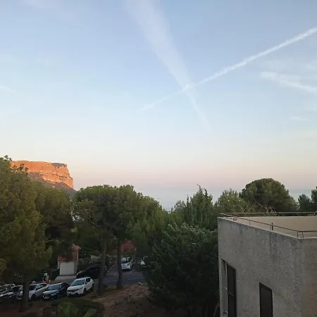 Apartment Bleu Cassis-vintage -3 Ch- Magnifique Vue Mer- Parking Gratuit Et Jardin *