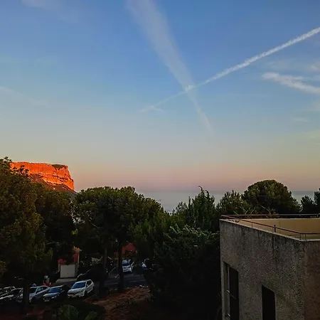 Apartment Bleu Cassis-vintage -3 Ch- Magnifique Vue Mer- Parking Gratuit Et Jardin
